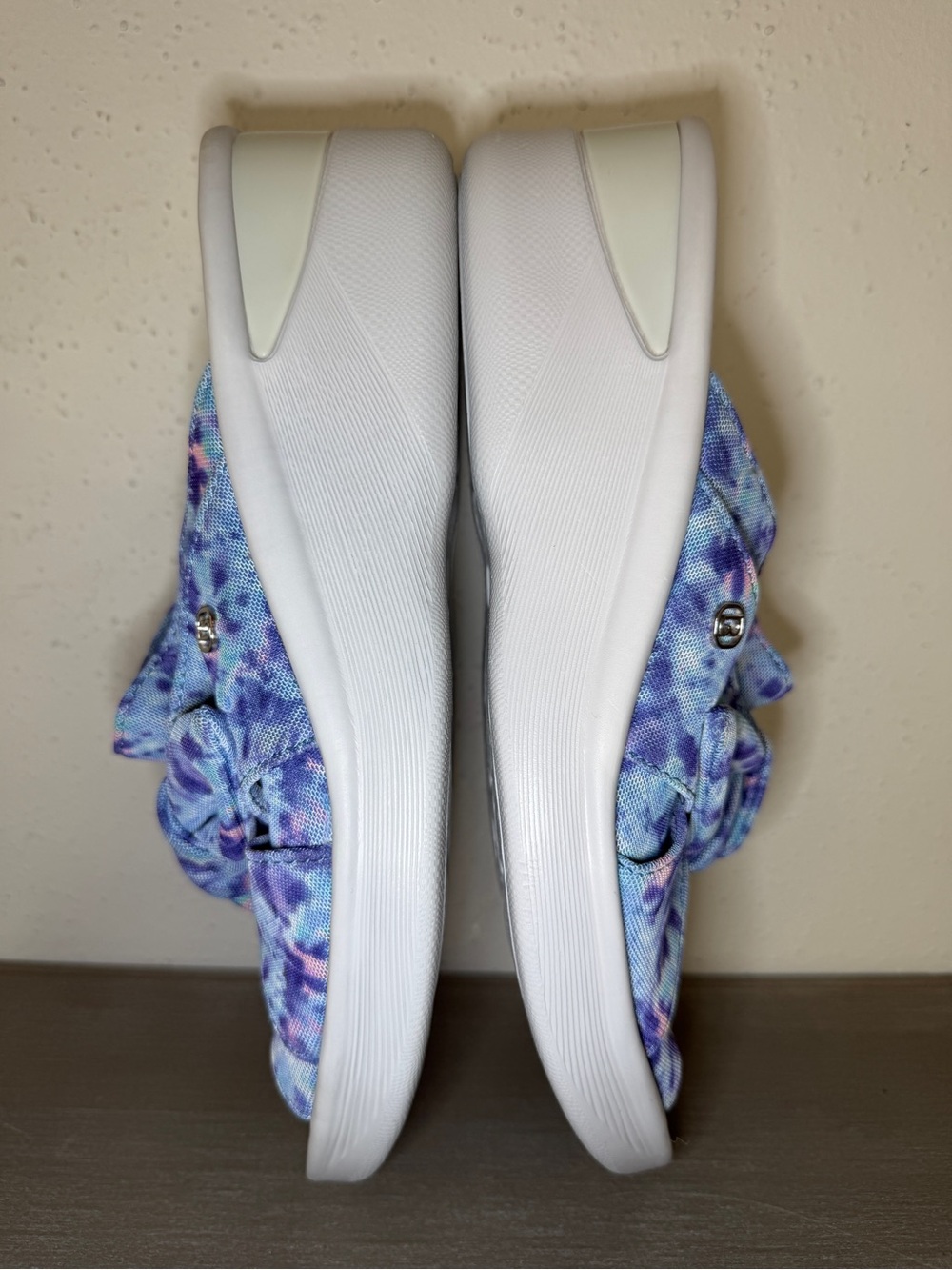 BZees Women’s Smile Blue Tie Dye Pink Platform Wedge Sandals Size 10 M Comfort - Picture 5 of 9